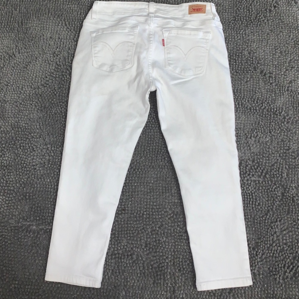 White legging pants